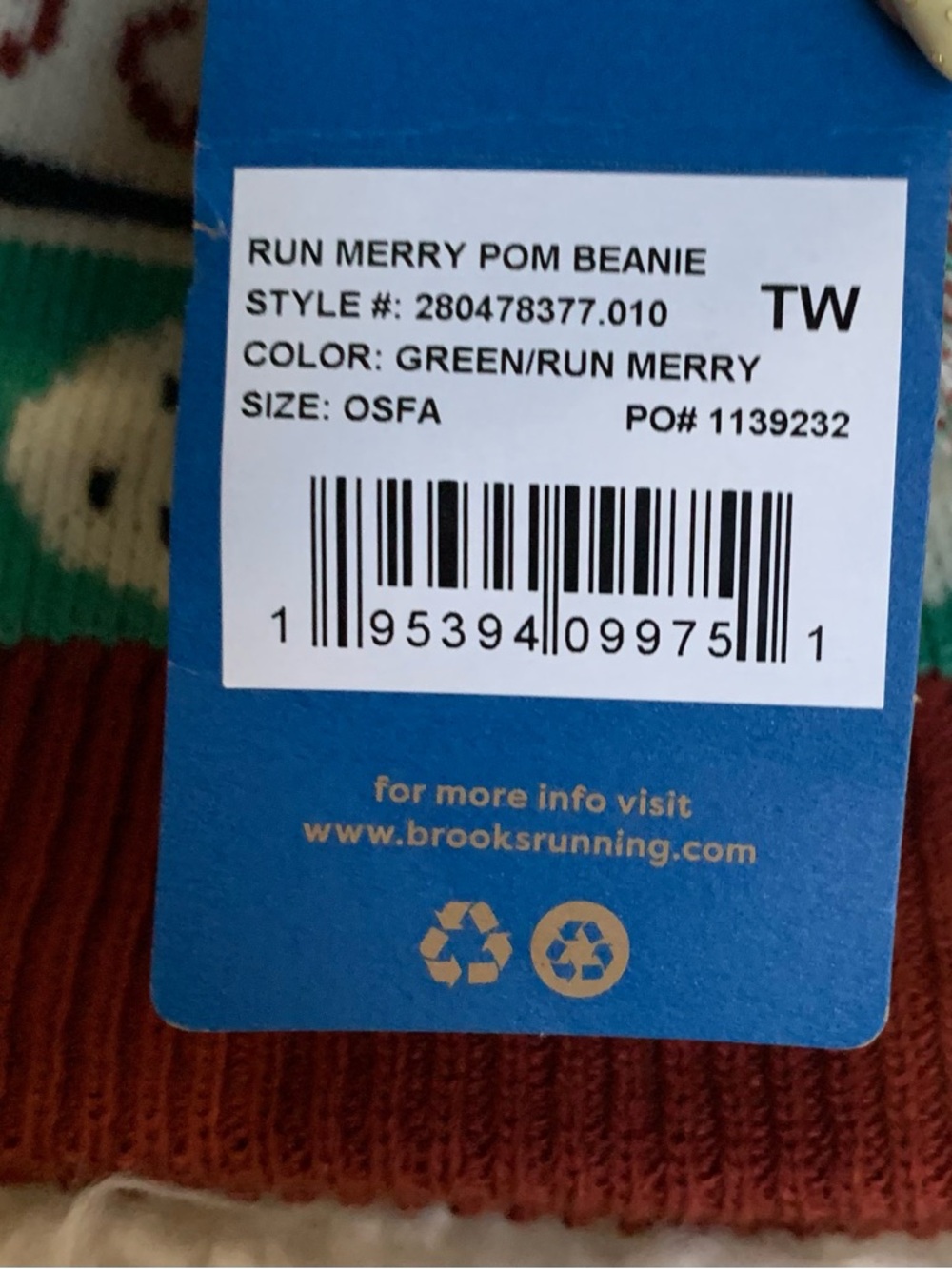 Brooks Running Run Merry Pom Beanie Red Green One Size - Picture 6 of 8